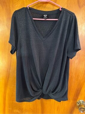bobeau Black V-Neck Twist Front Short Sleeve Top
